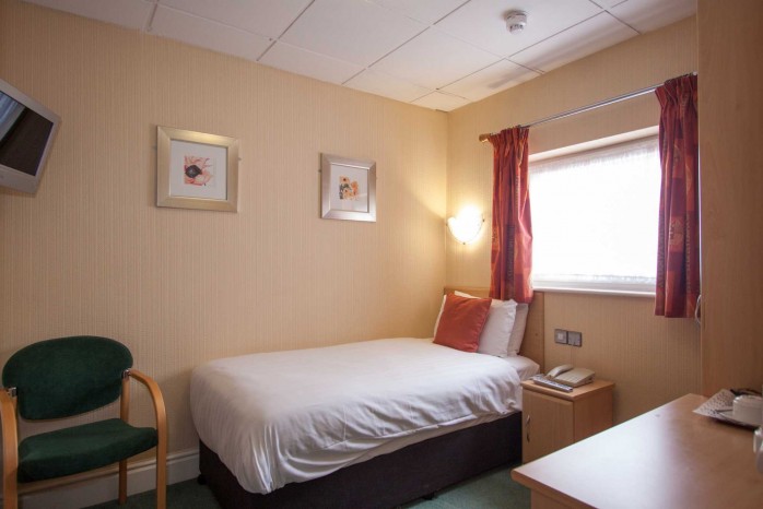 Single, Room, Wycliffe, Hotel, Stockport, Independent, Family, Run, Greater Manchester, Single Bed, Desk, Television, Shower, En-suite